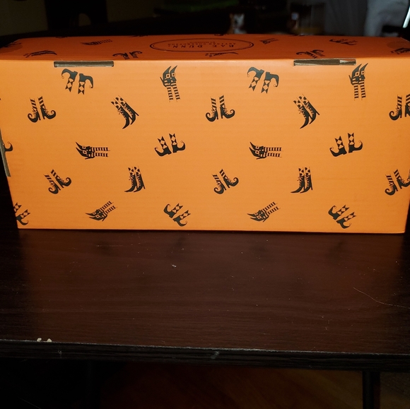 Rae Dunn Trick and Treat coffee mug set NIB - Picture 2 of 2